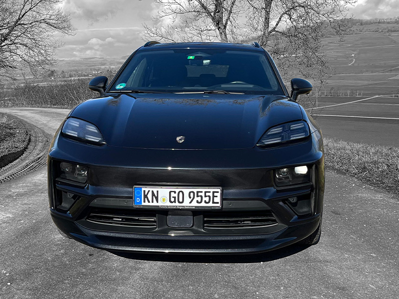 Porsche-SUV-Front Porsche-SUV-Front